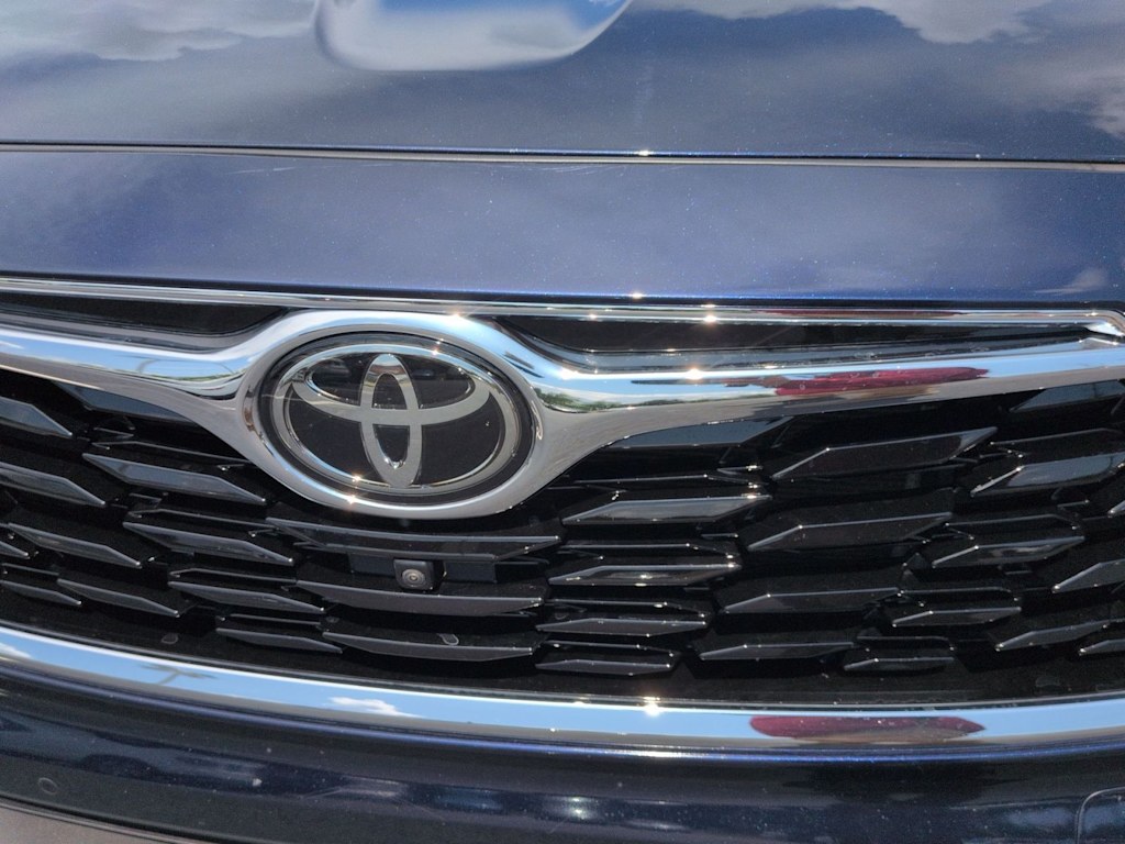 Thumbnail: 2026 Toyota Highlander - 25