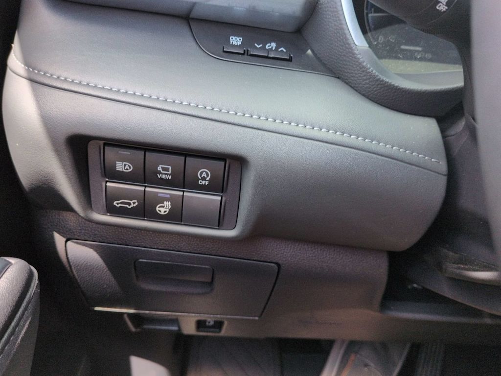 Thumbnail: 2026 Toyota Highlander - 25