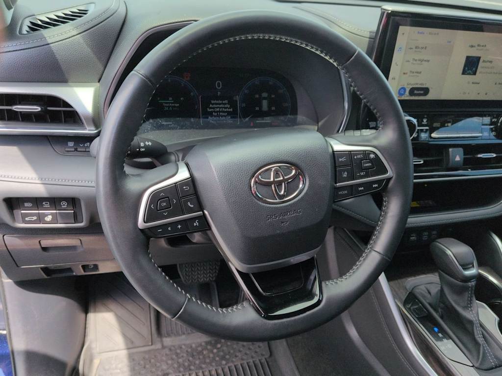 Thumbnail: 2026 Toyota Highlander - 13