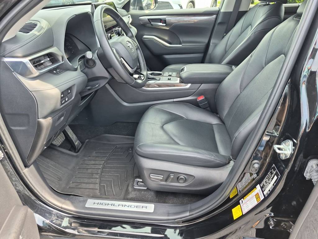 Thumbnail: 2024 Toyota Highlander - 9