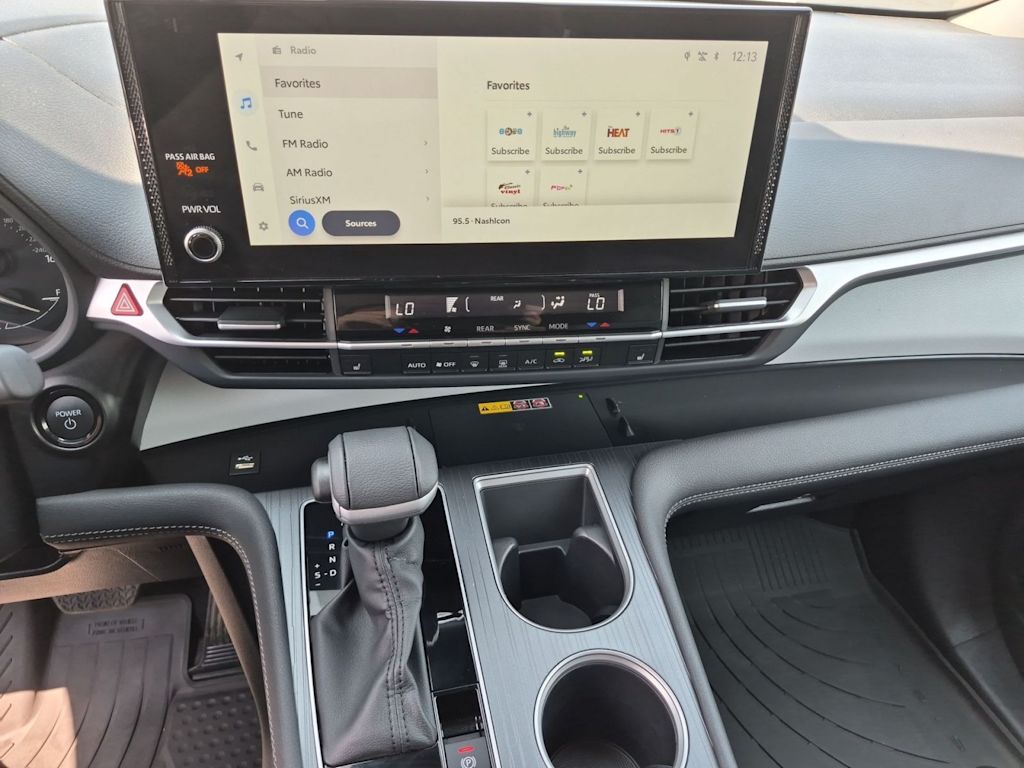 Thumbnail: 2025 Toyota Sienna - 24