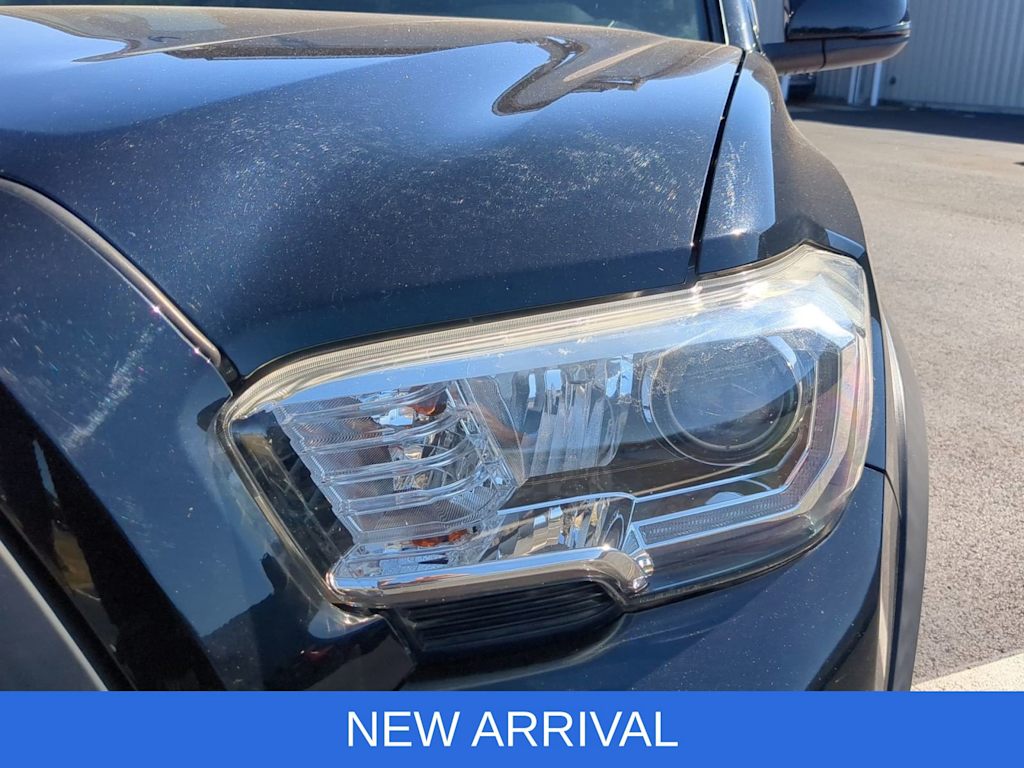 Thumbnail: 2019 Toyota Tacoma - 27