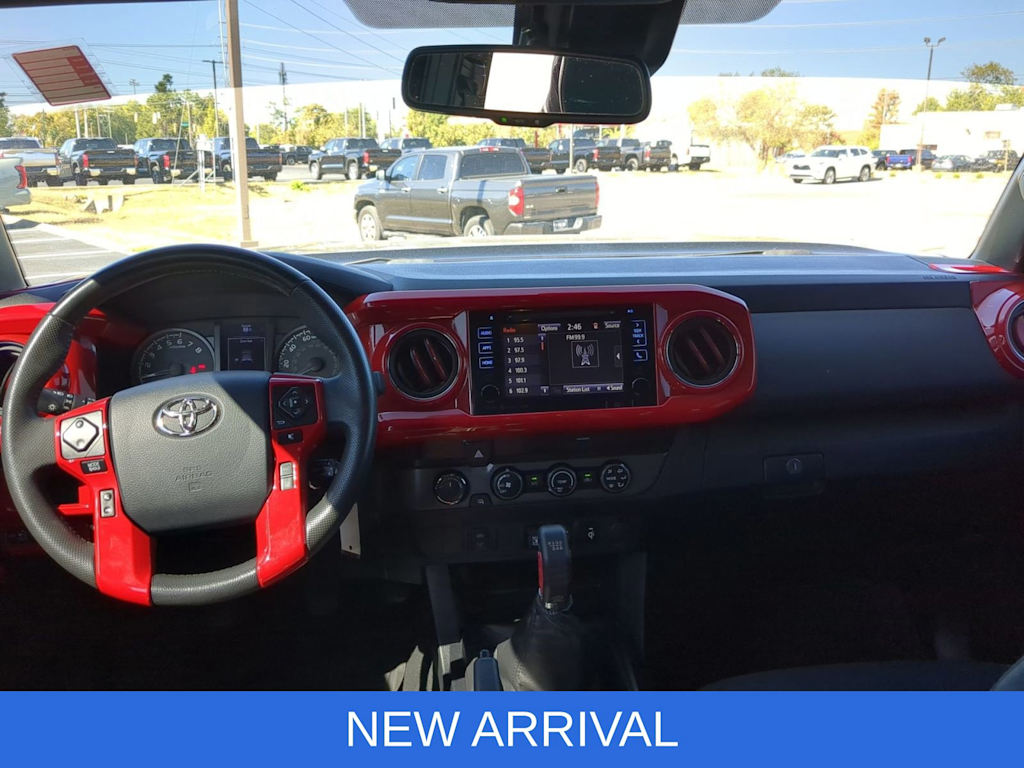 Thumbnail: 2019 Toyota Tacoma - 10