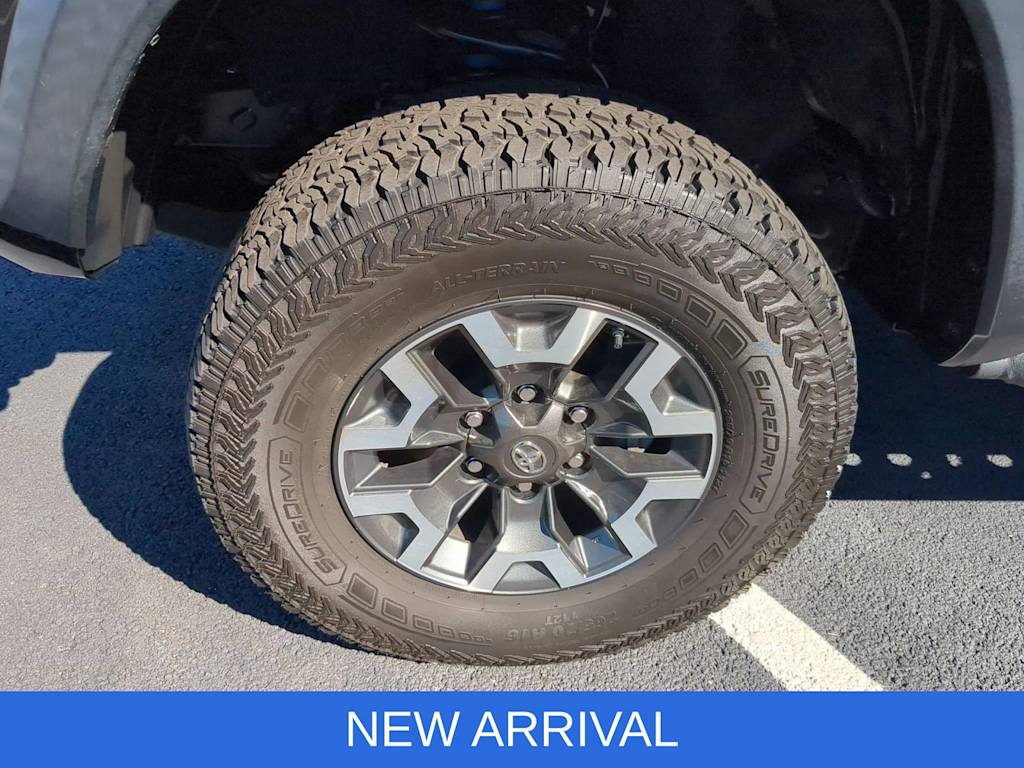 Thumbnail: 2019 Toyota Tacoma - 8