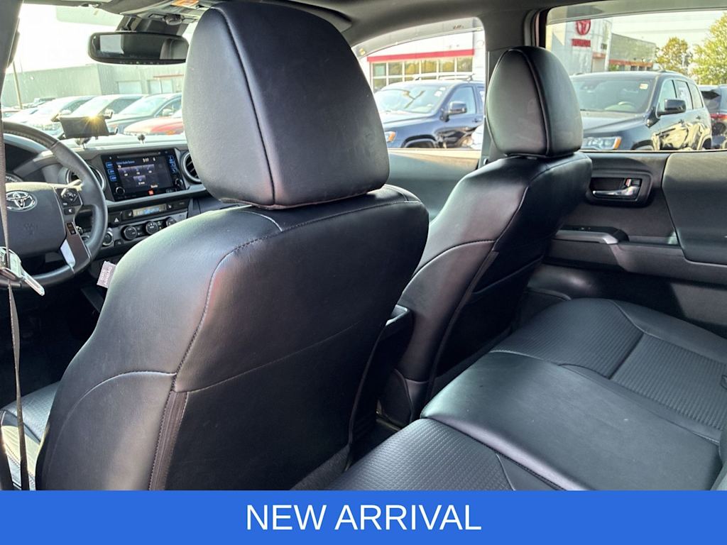 Thumbnail: 2019 Toyota Tacoma - 10