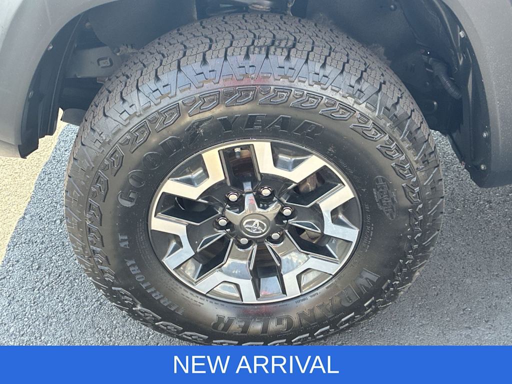 Thumbnail: 2020 Toyota Tacoma - 3