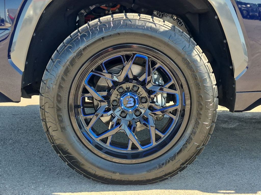 Thumbnail: 2025 Toyota Tundra - 8