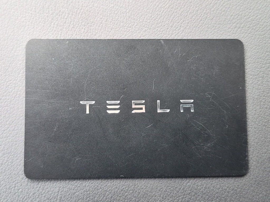 Thumbnail: 2022 Tesla Model S - 37