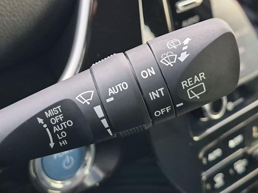 Thumbnail: 2022 Toyota Prius - 15
