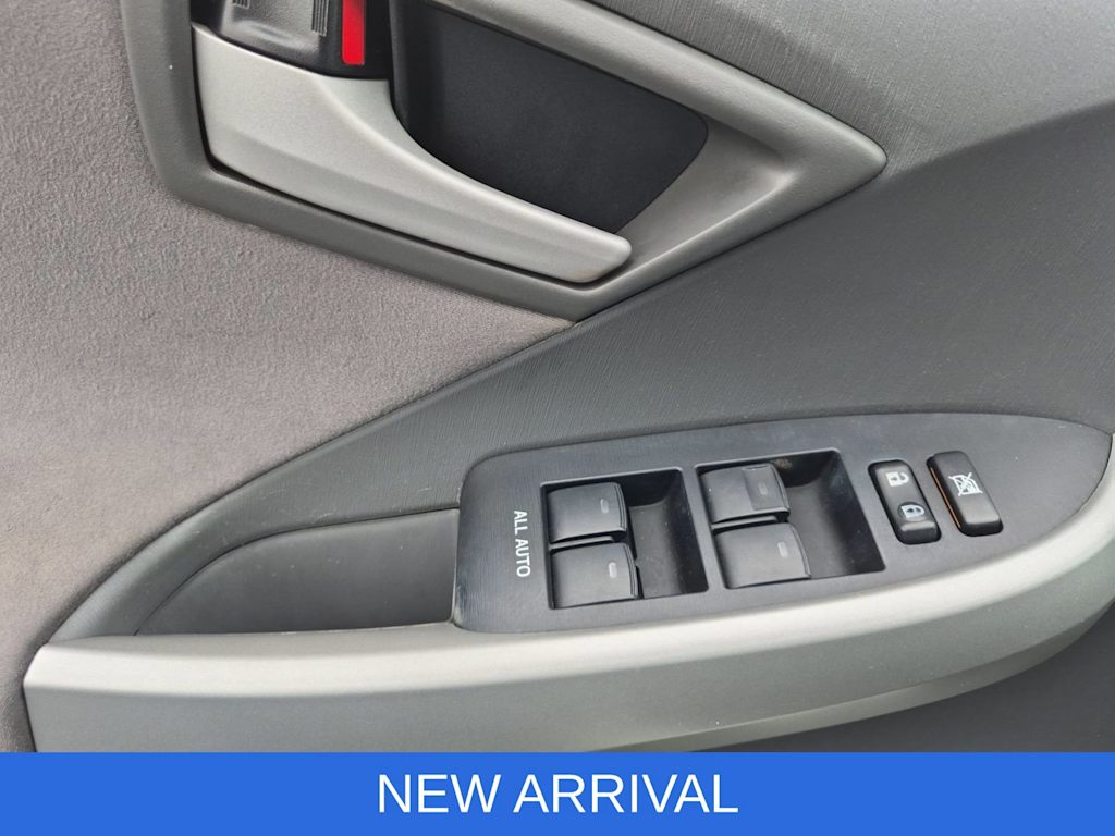 Thumbnail: 2011 Toyota Prius - 21