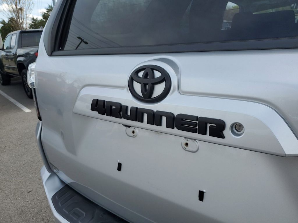 Thumbnail: 2019 Toyota 4Runner - 4
