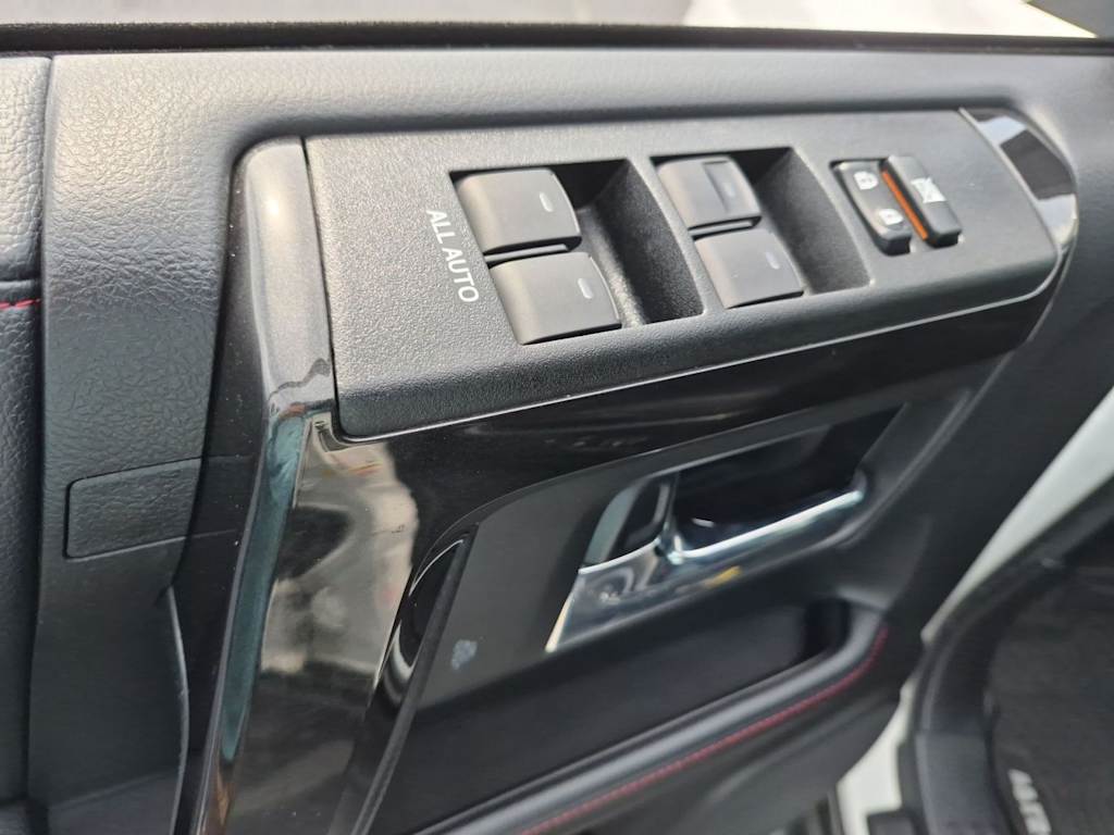 Thumbnail: 2019 Toyota 4Runner - 21
