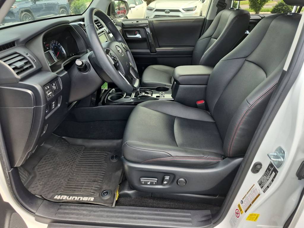 Thumbnail: 2019 Toyota 4Runner - 8