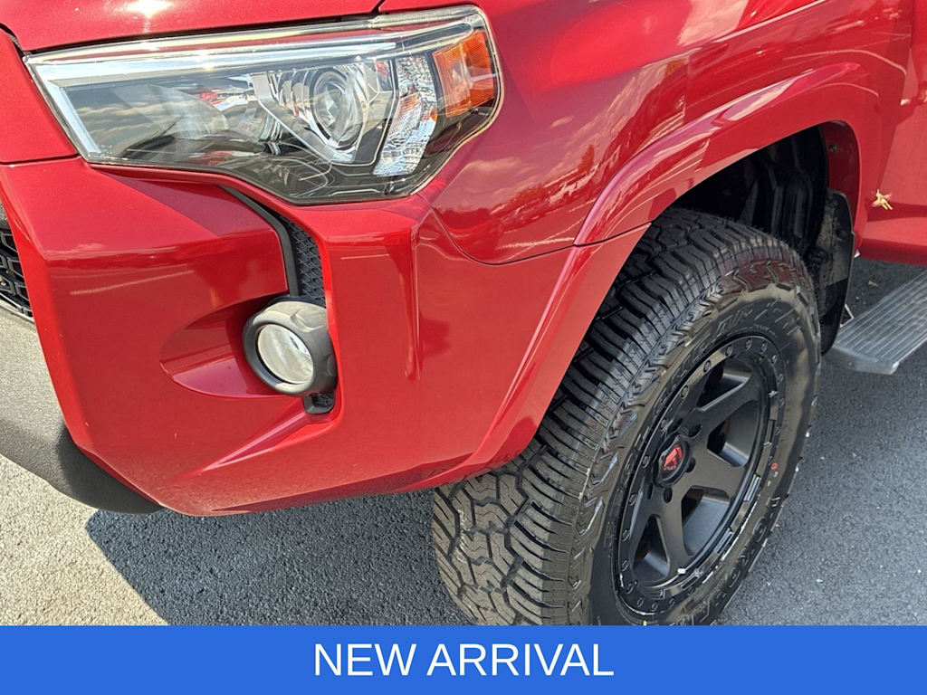 Thumbnail: 2017 Toyota 4Runner - 7