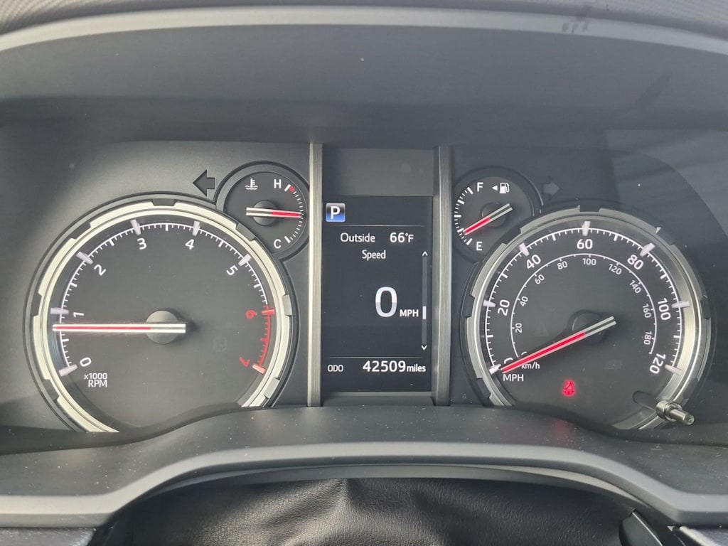 Thumbnail: 2023 Toyota 4Runner - 17
