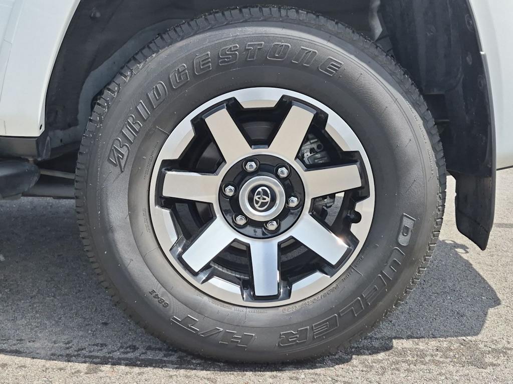 Thumbnail: 2023 Toyota 4Runner - 25