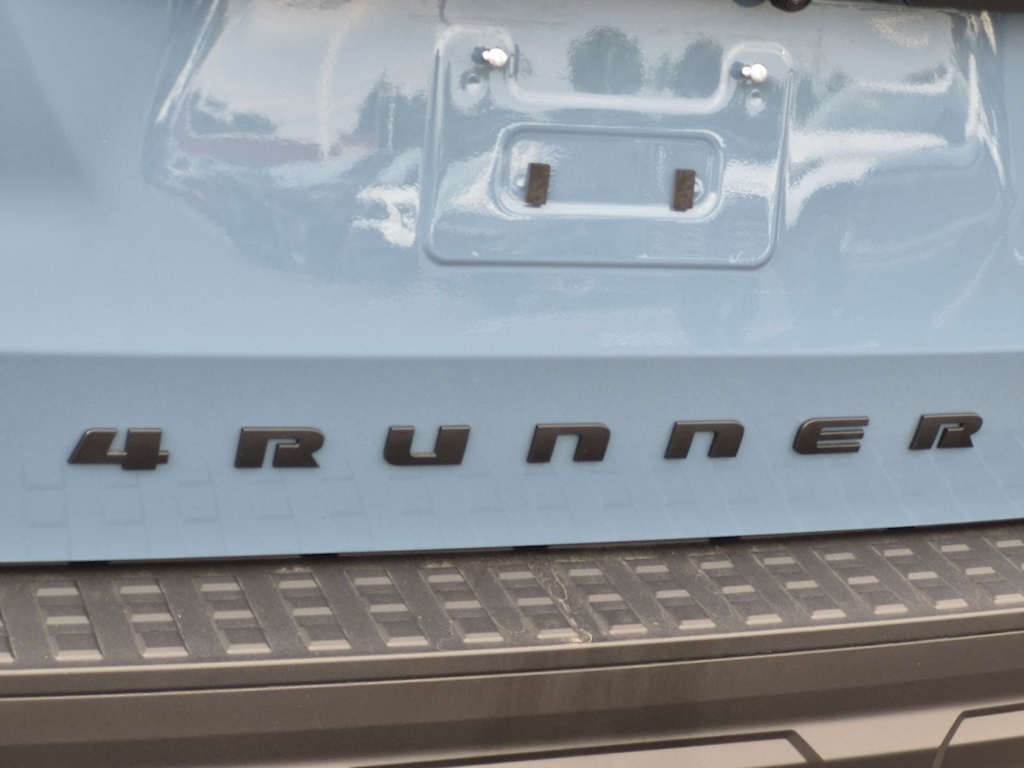 Thumbnail: 2025 Toyota 4Runner - 25