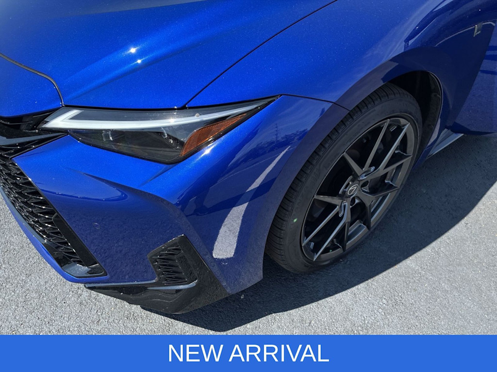Thumbnail: 2026 Lexus ES - 8