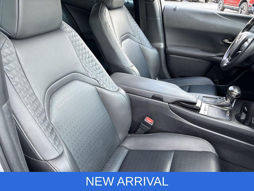 Thumbnail: 2020 Lexus UX - 12