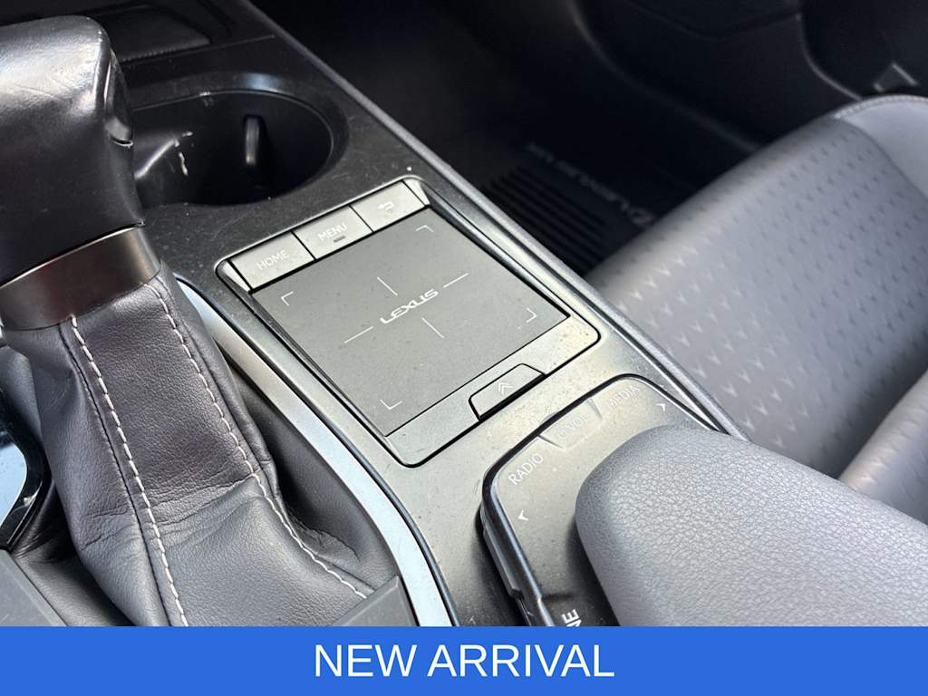 Thumbnail: 2020 Lexus UX - 16