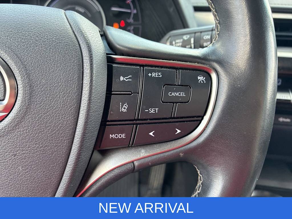 Thumbnail: 2020 Lexus UX - 29