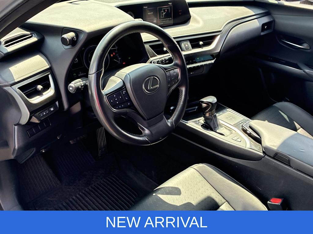 Thumbnail: 2020 Lexus UX - 2