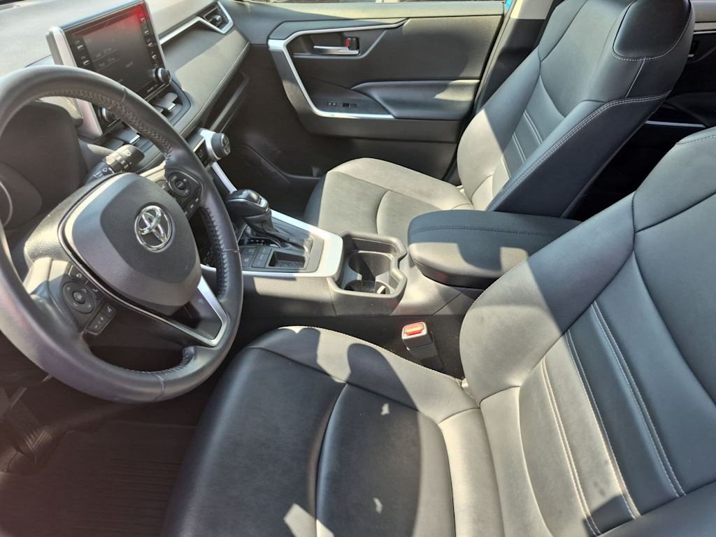 Thumbnail: 2021 Toyota RAV4 - 8