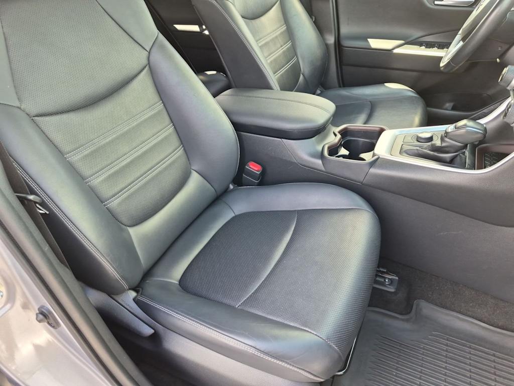 Thumbnail: 2020 Toyota RAV4 - 12
