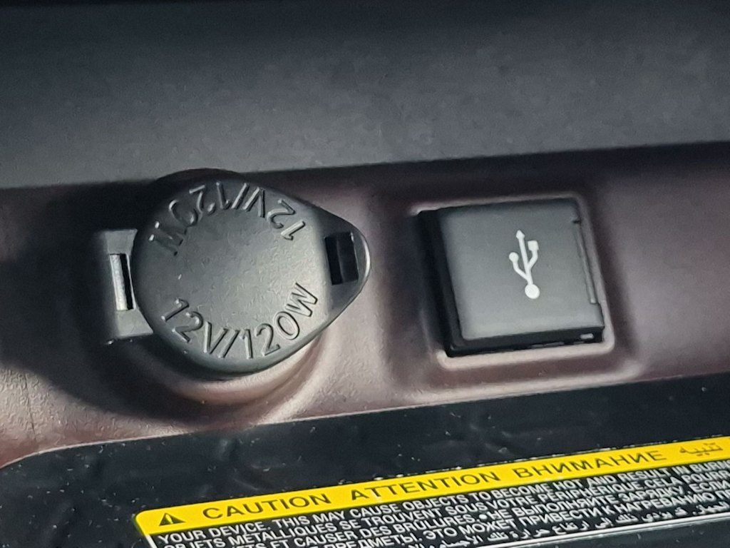 Thumbnail: 2020 Toyota RAV4 - 37