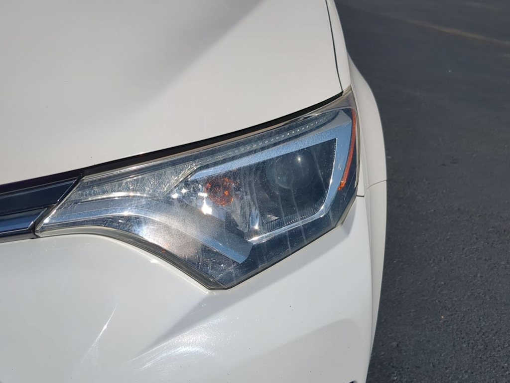 Thumbnail: 2018 Toyota RAV4 - 28