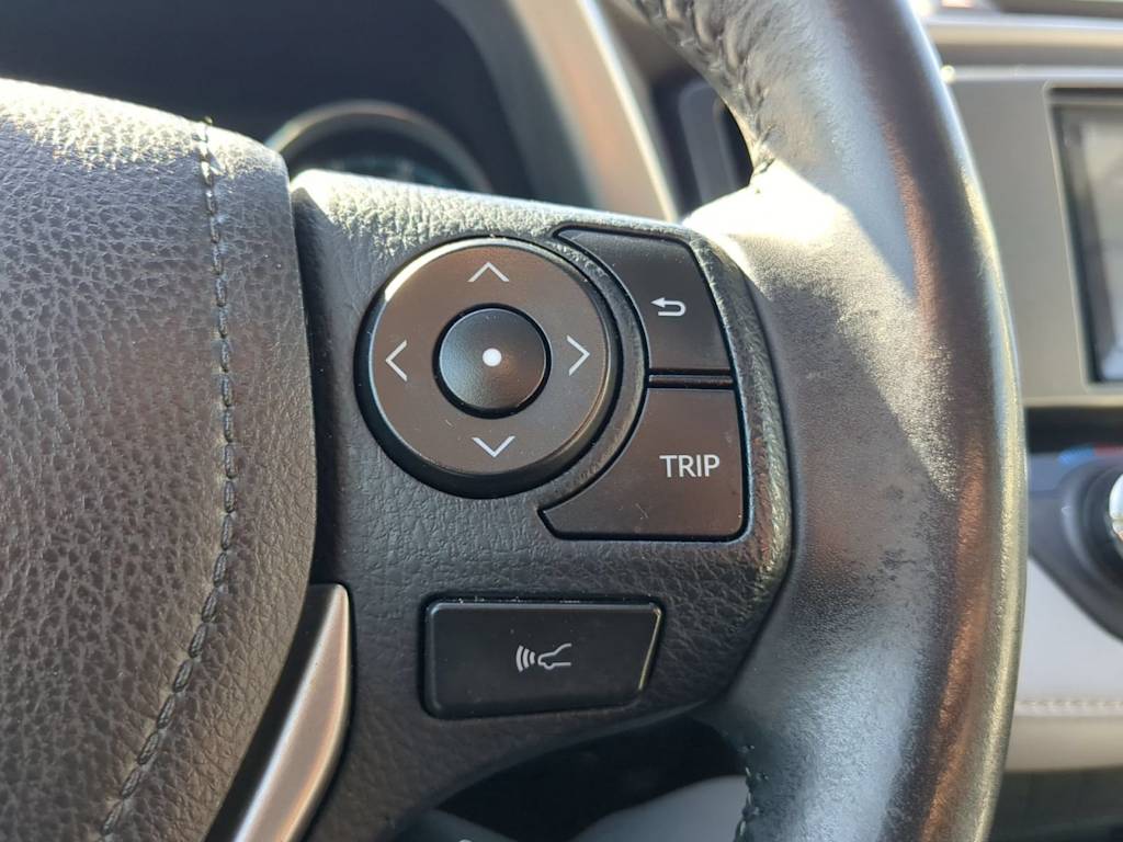 Thumbnail: 2018 Toyota RAV4 - 35