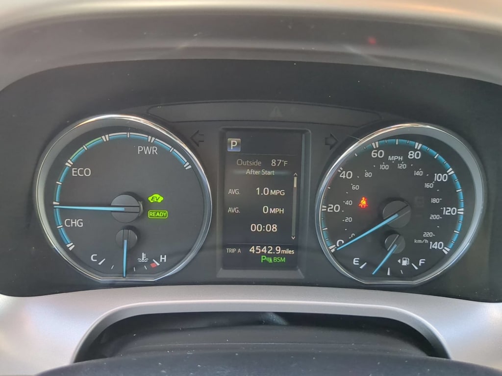 Thumbnail: 2018 Toyota RAV4 - 16