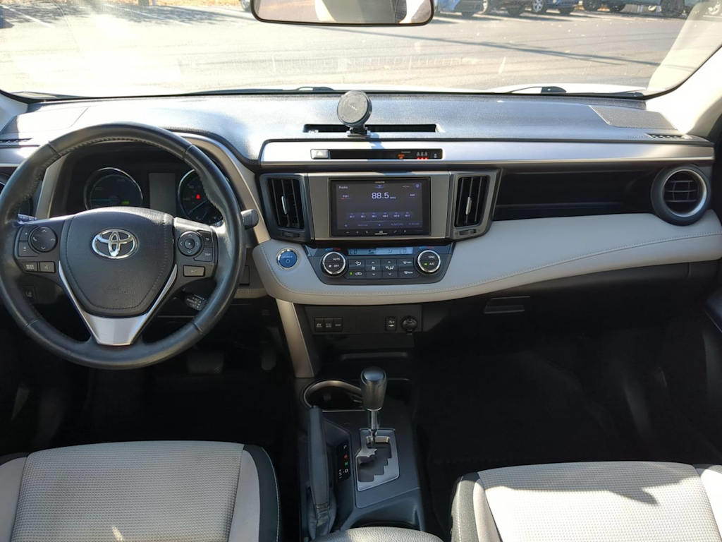 Thumbnail: 2018 Toyota RAV4 - 10
