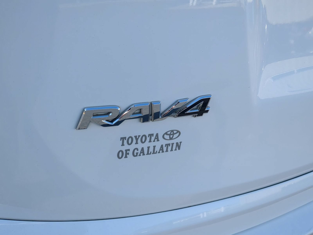Thumbnail: 2018 Toyota RAV4 - 7