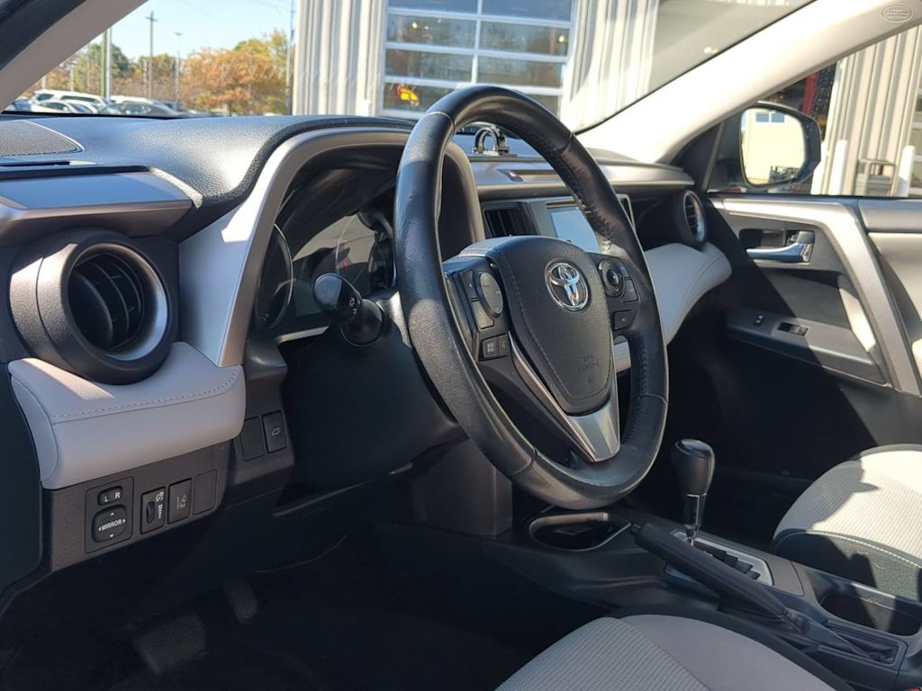 Thumbnail: 2018 Toyota RAV4 - 2