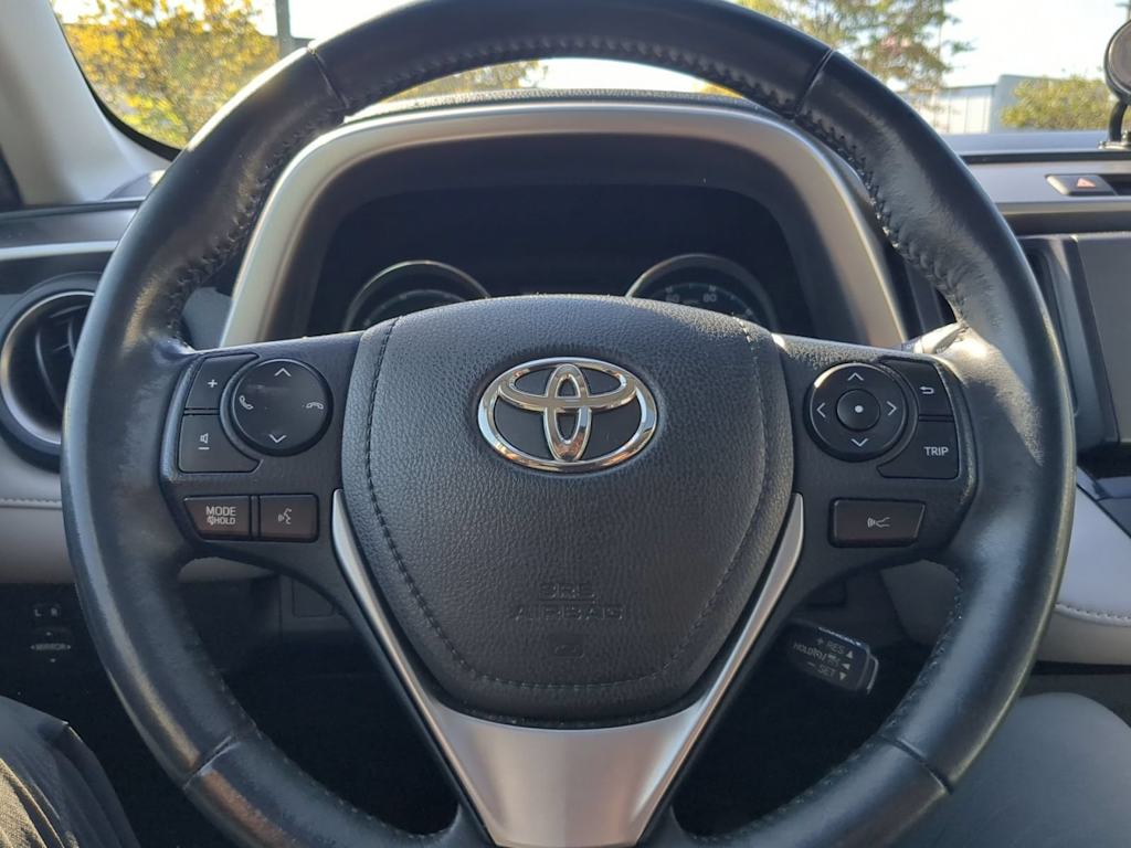 Thumbnail: 2018 Toyota RAV4 - 33