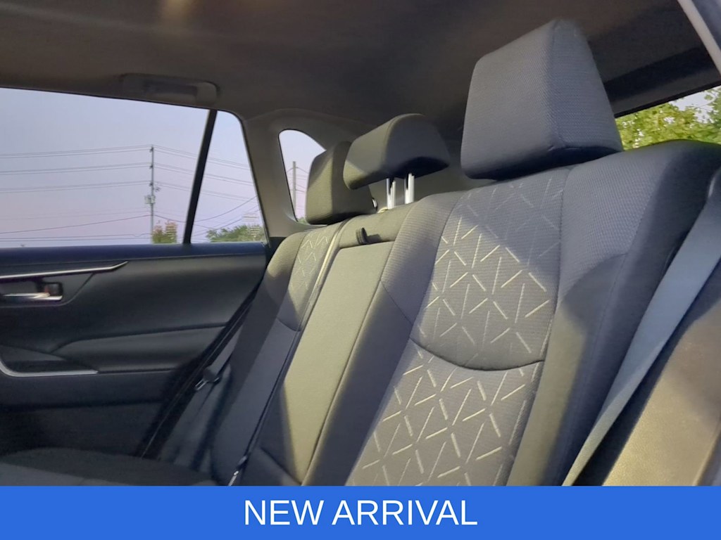 Thumbnail: 2022 Toyota RAV4 - 13