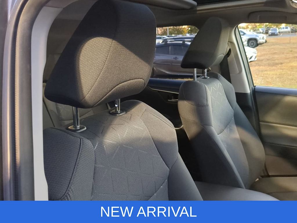 Thumbnail: 2022 Toyota RAV4 - 34