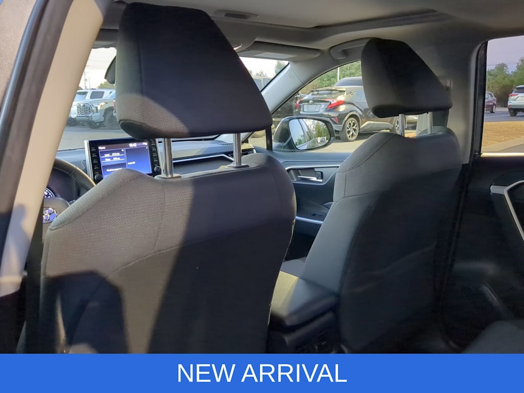 Thumbnail: 2022 Toyota RAV4 - 12