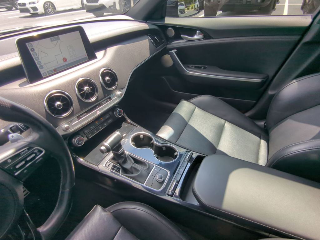 Thumbnail: 2021 Kia Stinger - 9