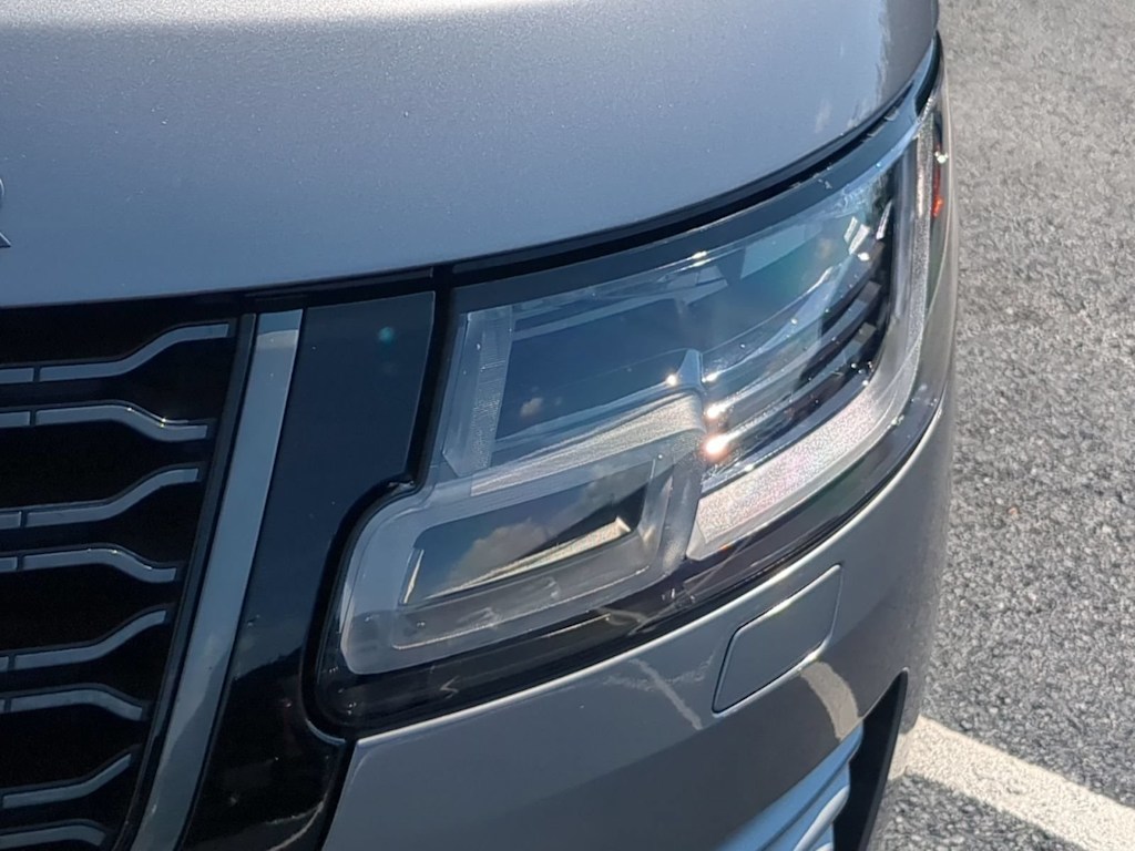 Thumbnail: 2021 Land Rover Range Rover - 30