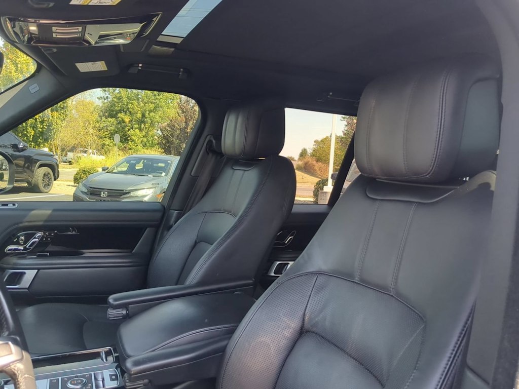 Thumbnail: 2021 Land Rover Range Rover - 11