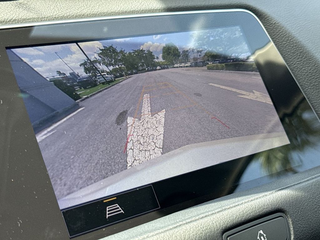 Thumbnail: 2023 Cadillac XT4 - 15