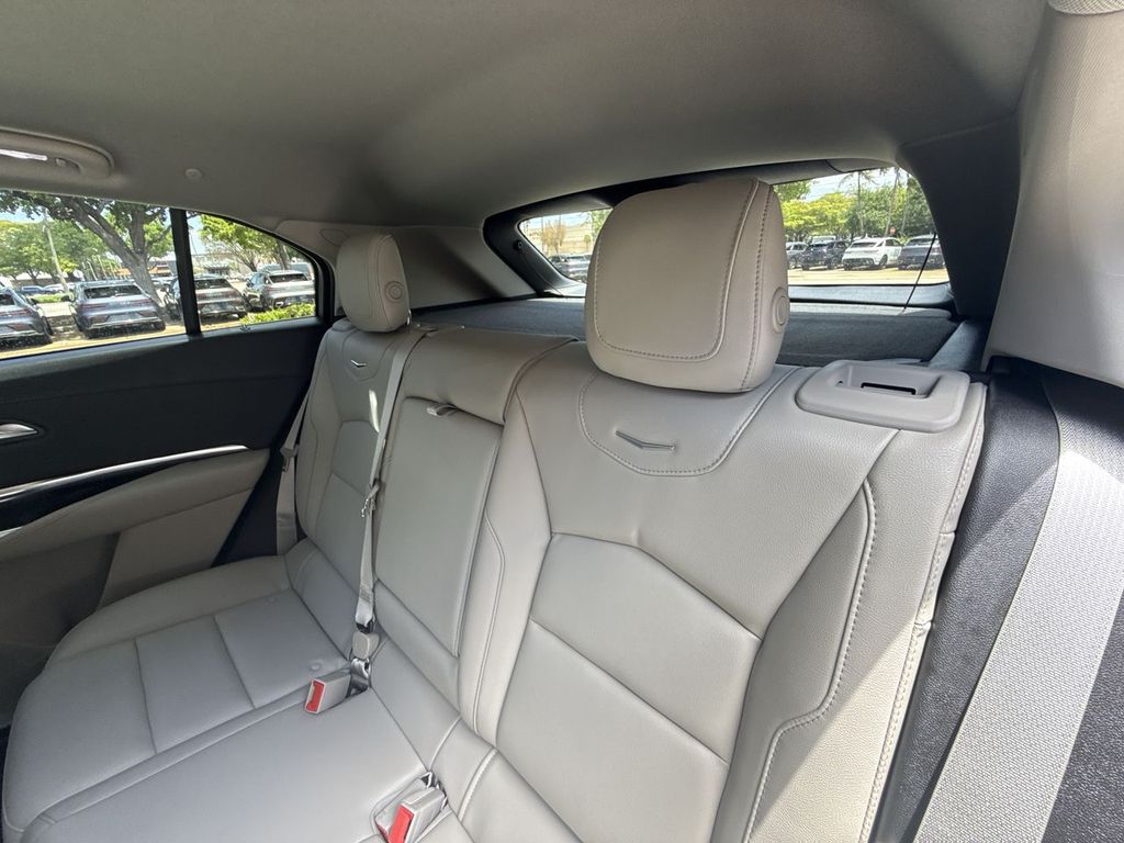Thumbnail: 2023 Cadillac XT4 - 13