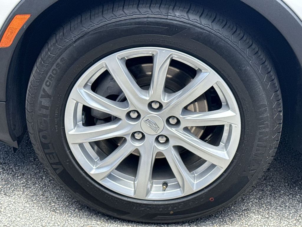 Thumbnail: 2023 Cadillac XT4 - 8