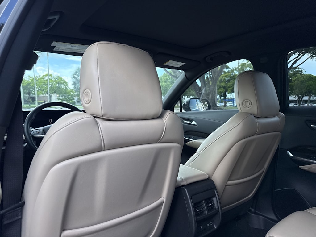 Thumbnail: 2024 Cadillac XT4 - 11