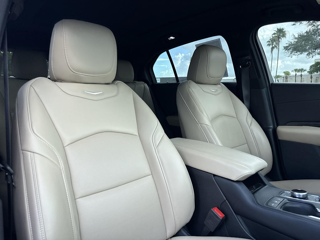 Thumbnail: 2024 Cadillac XT4 - 29