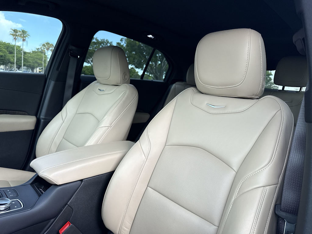Thumbnail: 2024 Cadillac XT4 - 10