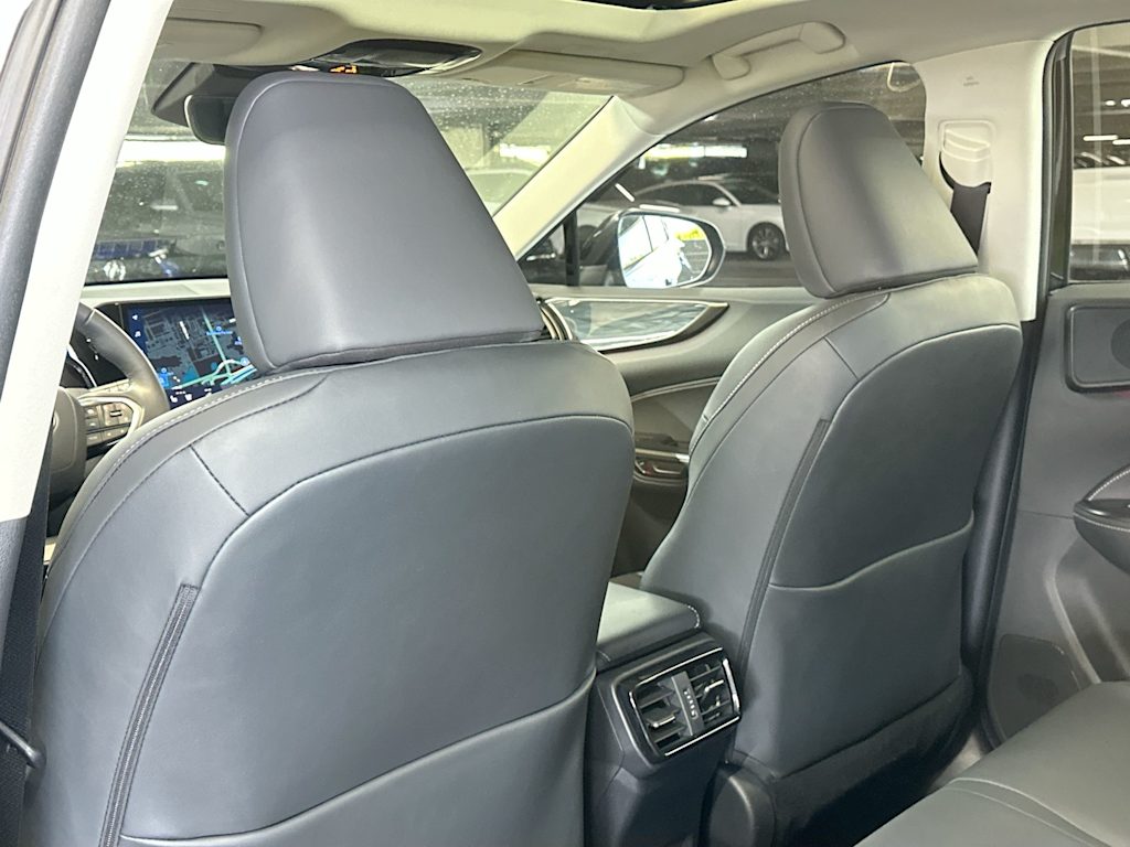 Thumbnail: 2024 Lexus ES - 11