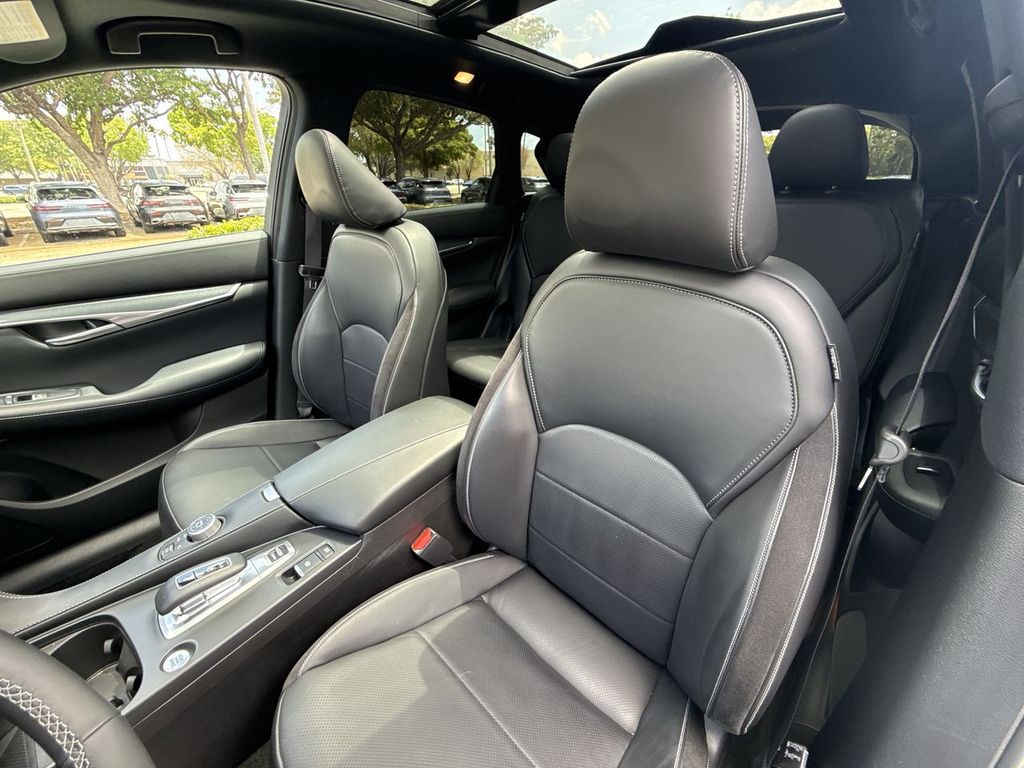 Thumbnail: 2025 INFINITI QX50 - 11